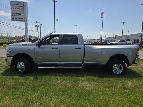 Used 2024 RAM 3500 Big Horn AWD/4WD image 19