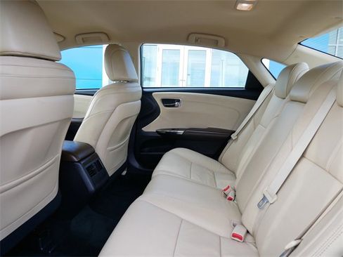 Used 2013 Toyota Avalon XLE image 8