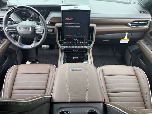 New 2026 GMC Yukon Denali Ultimate w/ LPO, Floor Liner Package AWD/4WD image 17