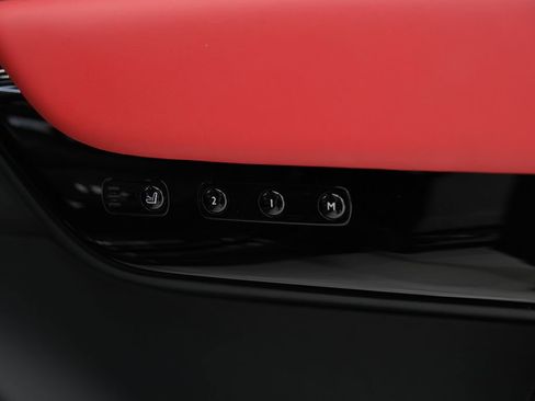 Used 2025 Rolls-Royce Cullinan image 44