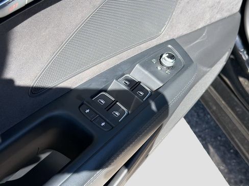 Used 2016 Audi A8 L 4.0T image 27