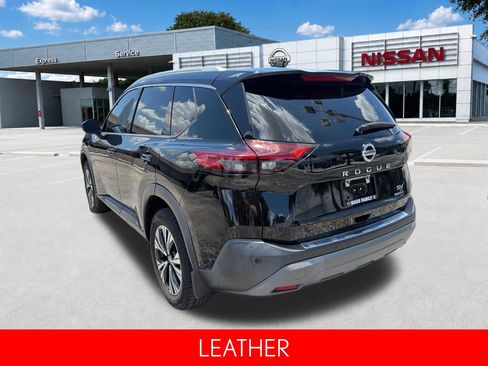 Used 2021 Nissan Rogue SV w/ Premium Package FWD image 6