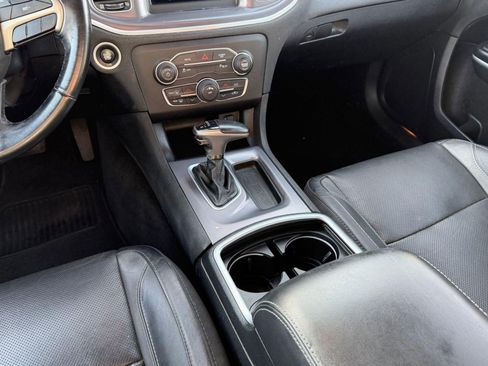 Used 2019 Dodge Charger SXT w/ Leather Interior Group image 26