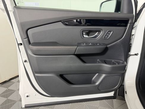 New 2026 Honda Pilot TrailSport image 18