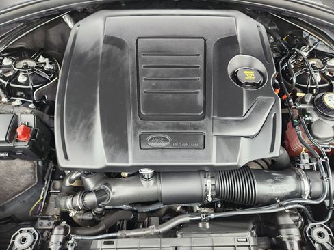 Certified 2021 Land Rover Range Rover Velar R-Dynamic S image 32