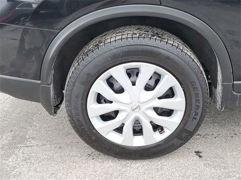 Used 2016 Nissan Rogue S image 5