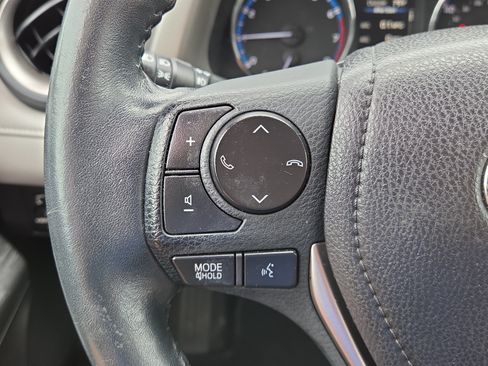 Used 2018 Toyota RAV4 Platinum AWD/4WD image 19