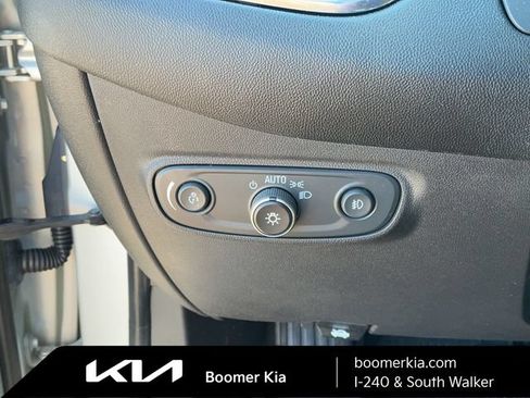 Used 2022 Chevrolet Equinox Premier FWD image 19