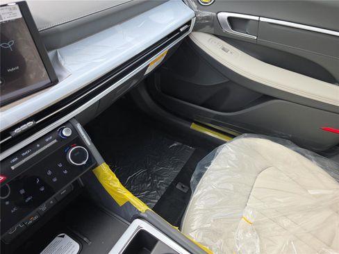 New 2026 Hyundai Sonata Limited FWD image 19