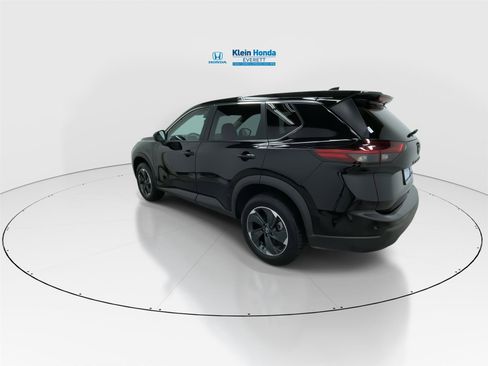 Used 2024 Nissan Rogue SV image 8