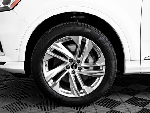 Used 2022 Audi Q7 Premium Plus w/ Premium Plus Package image 6