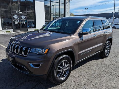 Used 2021 Jeep Grand Cherokee Limited AWD/4WD image 2