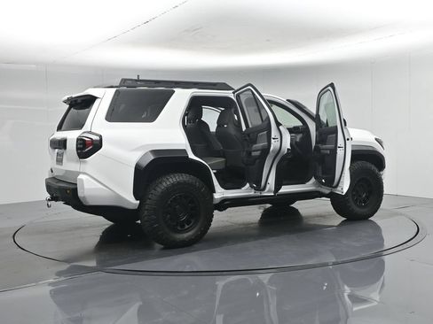Used 2025 Toyota 4Runner Trailhunter AWD/4WD image 5