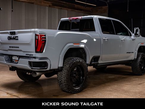 Used 2024 GMC Sierra 2500 AT4X image 10