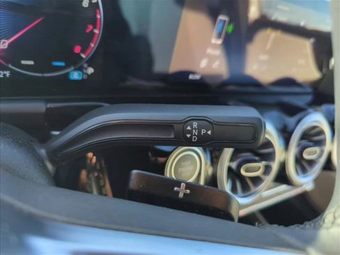 Used 2025 Mercedes-Benz GLA 250 image 18