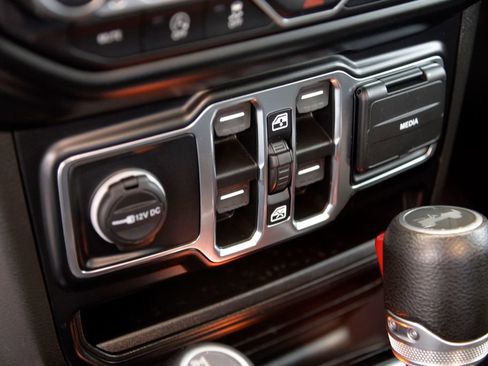 Used 2021 Jeep Wrangler Unlimited Sport image 25