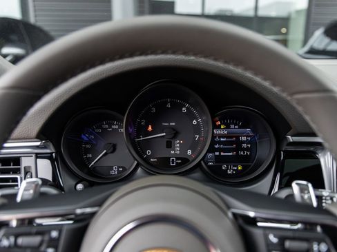 New 2026 Porsche Macan image 27