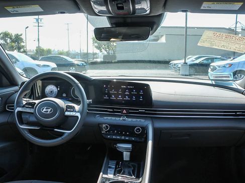 Certified 2024 Hyundai Elantra SEL w/ Convenience Package image 16