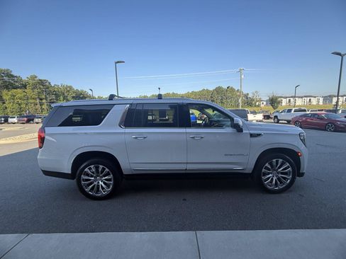 Used 2023 GMC Yukon XL Denali AWD/4WD image 34