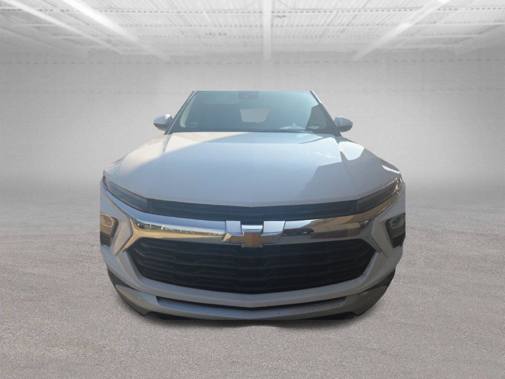 Used 2025 Chevrolet TrailBlazer LT FWD image 9