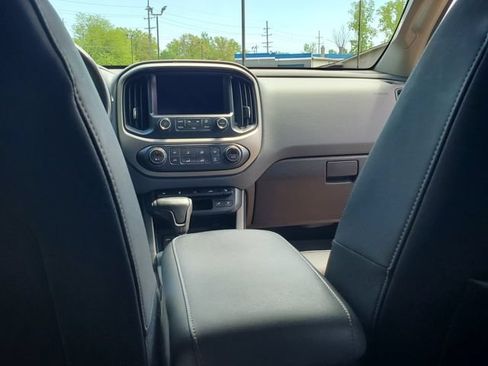 Used 2018 Chevrolet Colorado Z71 AWD/4WD image 39