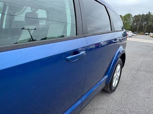 Used 2009 Dodge Journey SXT w/ Flexible Seating Group FWD image 17