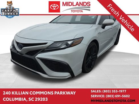 Used 2021 Toyota Camry XSE image 1