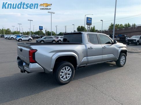 Used 2025 Toyota Tacoma SR5 AWD/4WD image 7