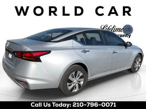 Certified 2024 Nissan Altima 2.5 S image 3