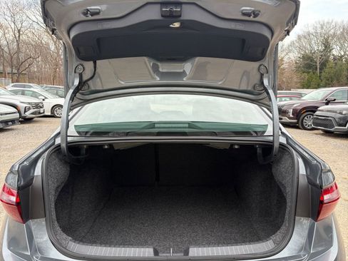 Used 2025 Volkswagen Jetta SE image 32