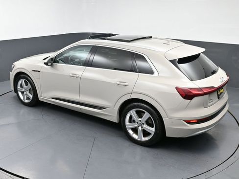 Used 2019 Audi e-tron Premium Plus image 50