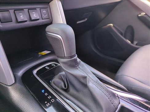 Used 2023 Toyota Corolla Cross XLE w/ Convenience Package FWD image 12