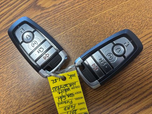 Used 2017 Ford Fusion SE w/ Fusion SE Technology Package FWD image 24