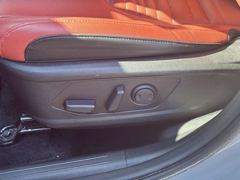 Used 2023 Kia Sportage SX image 12