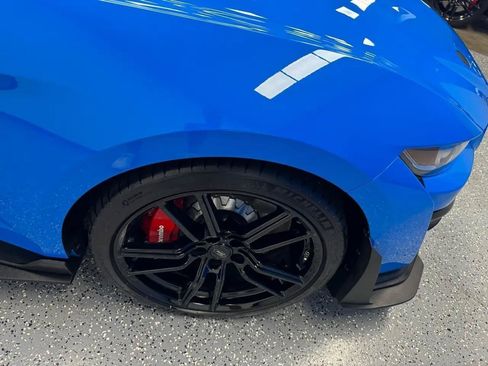 Used 2022 Ford Mustang Shelby GT500 w/ Technology Package RWD image 29
