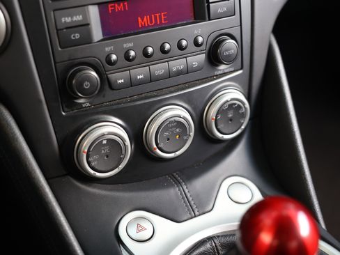 Used 2020 Nissan 370Z Coupe image 42