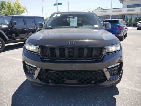 Used 2024 Jeep Grand Cherokee Limited w/ Luxury Tech Group II AWD/4WD image 3
