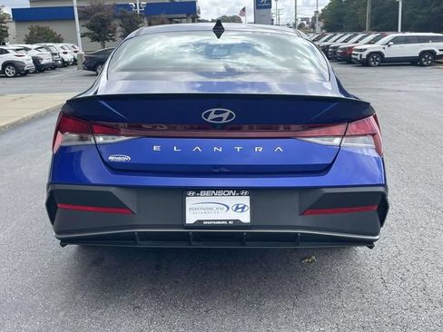 Certified 2025 Hyundai Elantra Sport FWD image 5