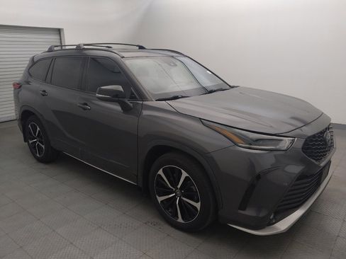 Used 2022 Toyota Highlander XSE image 11
