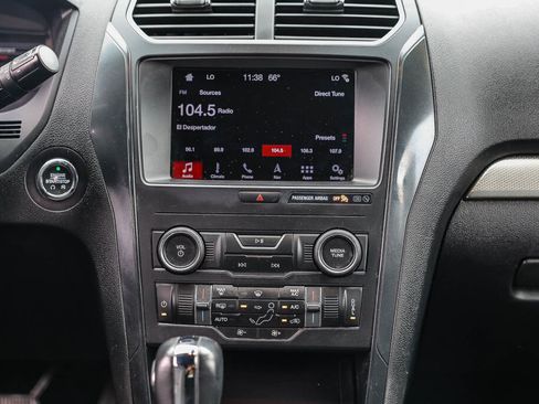 Used 2019 Ford Explorer XLT w/ Equipment Group 201A FWD image 3