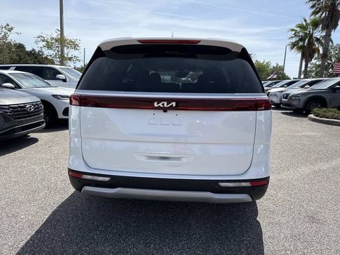 Used 2022 Kia Carnival LX FWD image 5