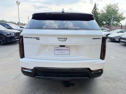 Used 2025 Cadillac Escalade IQ Sport 2 AWD/4WD image 7