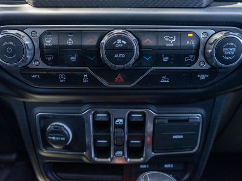 Used 2023 Jeep Wrangler Unlimited Sport AWD/4WD image 19