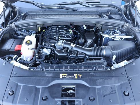 Used 2024 Jeep Grand Cherokee Limited w/ Luxury Tech Group II image 40