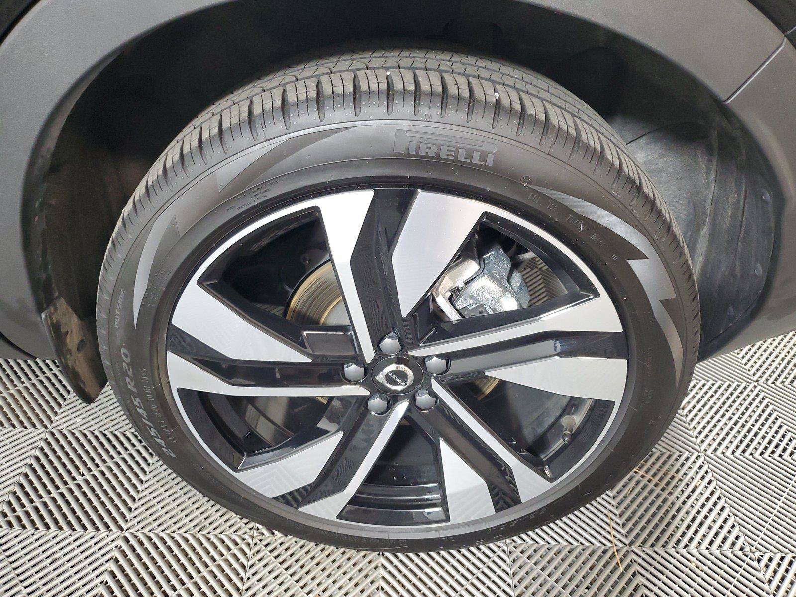 Certified 2026 Volvo XC40 B5 Plus AWD/4WD image 11