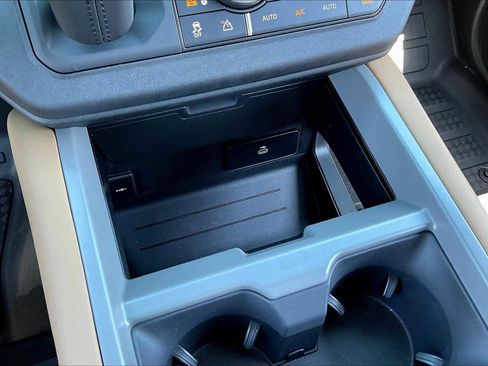 New 2025 Land Rover Defender 90 V8 image 21