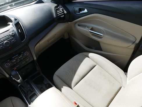 Used 2018 Ford Escape SE image 11