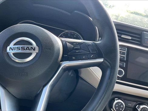 Certified 2021 Nissan Versa SV FWD image 18