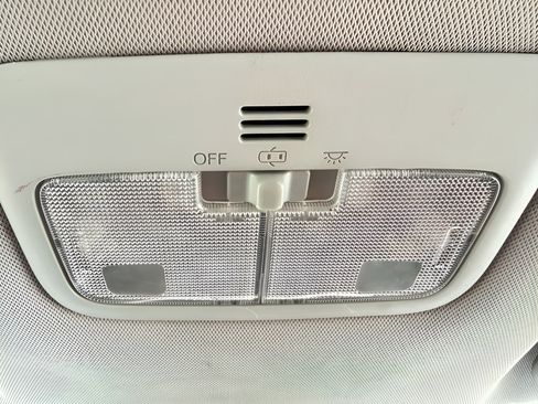 Used 2017 Toyota Corolla LE FWD image 23