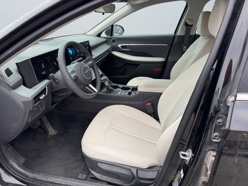 Certified 2025 Hyundai Sonata SE image 11